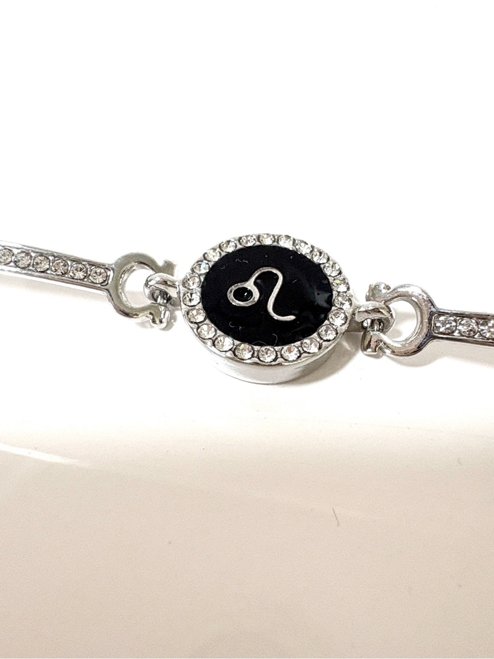Silver-Tone Zodiac Leo Bracelet with Black Dial Crystal Embellishments S/XS - Picture 3 of 8